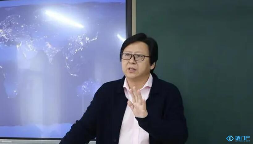 教育學博士、教育部基礎教育教學質量評估指導專委會副主任委員許紅偉